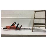 Small wooden ladder & 2 Hedge Trimmers K7C