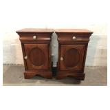 2 Matching Wooden Side Tables Q8B