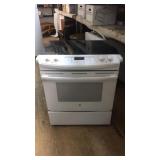 White GE Range w Glasstop Stove W12B