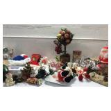 Box & Tote Full of Christmas Decor K14C