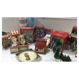 Christmas Ornaments & Village Decor M14F