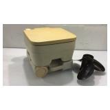 Like NEW Merk Propeller & Portable Potty K7G