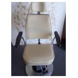 Reliance Hydraulic Foot-Pump Chair w/Headrest Reliance Hydraulic Foot-Pump Chair w/Headrest