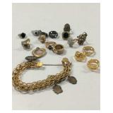 Variety of Costume Jewelry Rings M16H Variety of Costume Jewelry Rings M16H