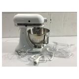 KitchenAid Mixer w Attachments M16A