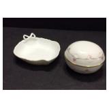 Two Pieces of Glazed Porcelain AK Kaiser K16I