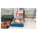 Vintage Barbies, Suitcase, Bed N5E