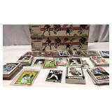Box of Vintage Collectible Baseball Cards Q5E