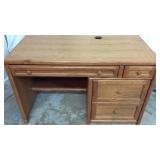 Office Desk w/ Keyboard Tray Z8C