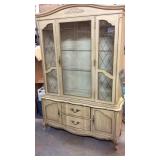 Broyhill 2 Piece China Cabinet Z4
