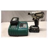 Makita Impact w/ 2 18v Batteries & Charger Q6H