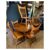 Round Dining Table w/5 Chairs & 2 Leaves