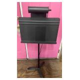 Manhasset Orchestra Stand w/Light