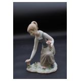 Lladro Girl Gathering Flowers As Is Condition