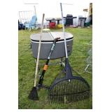 2 RAKES & STAND UP WEEDER