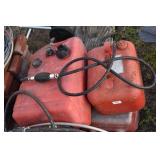4 BOAT GAS TANKS & 1 HOSE