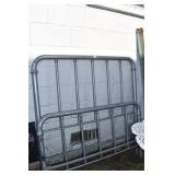 METAL BED W/ RAILS FULL SIZE