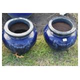 2 BLUE PLANTERS