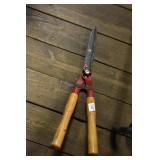 HEDGE TRIMMERS