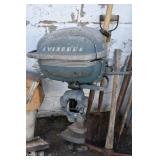 EVINRUDE BOAT MOTOR