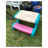LITTLE TIKES PICNIC TABLE