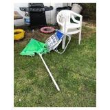 2 PLASTIC CHAIRS, 2 BEACH CHAIRS & UMBRELLA