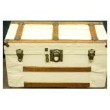 Furniture Vintage / Antique Wood Trunk