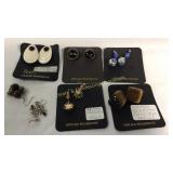 7 Pairs of Earrings Tiger