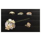 Size 7 Rings Gold Metal & Crystal