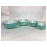 Vintage Nesting Pyrex Bowls