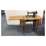 The Free Sewing Machine Co. Machine & Case
