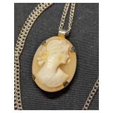 Cameo on 18" Chain
