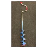 Ice fishing hand auger