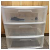 Storage tote with three drawers