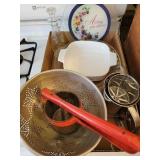 Assorted kitchen things, knife block Assorted kitchen things, knife block