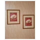 2 Floral print wall hangings in gold frames 2 Floral print wall hangings in gold frames