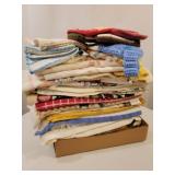 Assorted kitchen towels, pot holders Assorted kitchen towels, pot holders