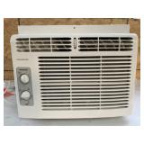 Frigidaire 5000 BTU Window AC Runs & Cools