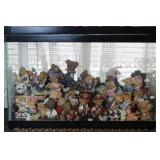 AQUARIUM OF BEAR FIGURINES AQUARIUM OF BEAR FIGURINES