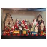 AQUARIUM FILLED WITH SANTAS AQUARIUM FILLED WITH SANTAS
