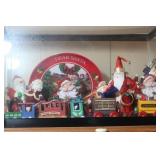 AQUARIUM FILLED WITH SANTAS AQUARIUM FILLED WITH SANTAS