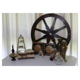VARIOUS DECORATIVE ITEMS