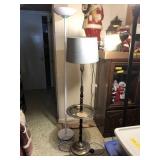 2 FLOOR LAMPS (LAMPS ONLY.)