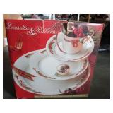 Christmas Dishes 16 Piece Set