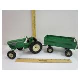 ERTL John Deere tractor & wagon
