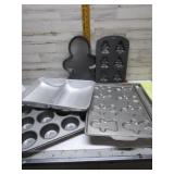 WILTON PANS & MORE