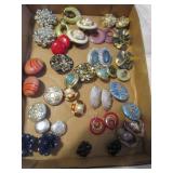 VINTAGE CLIP-ON EARRINGS