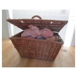 WICKER BASKET WITH DOLLS