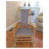 NICE ROCKING CHAIR