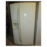SIDE BY SIDE KENMORE REFRIGERATOR